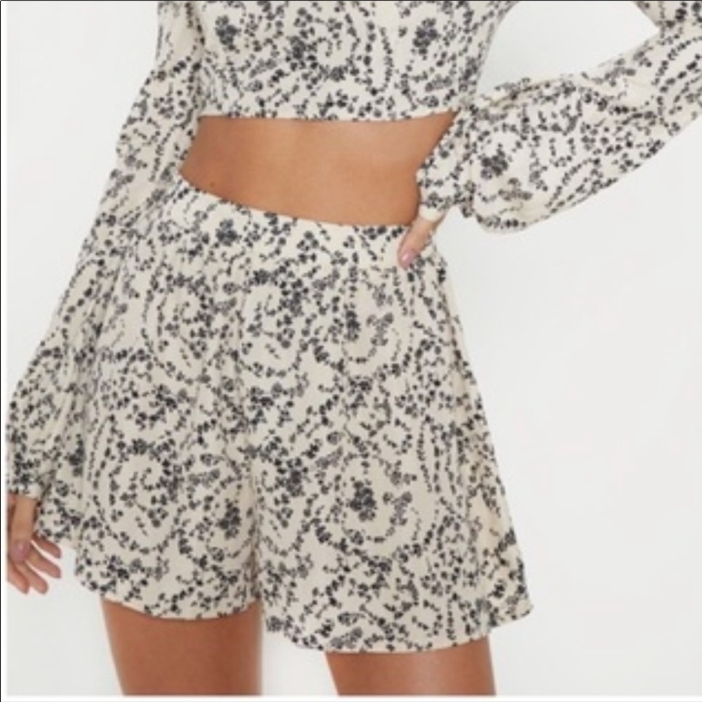 Pretty Little Things Shorts - Picture 1 of 4